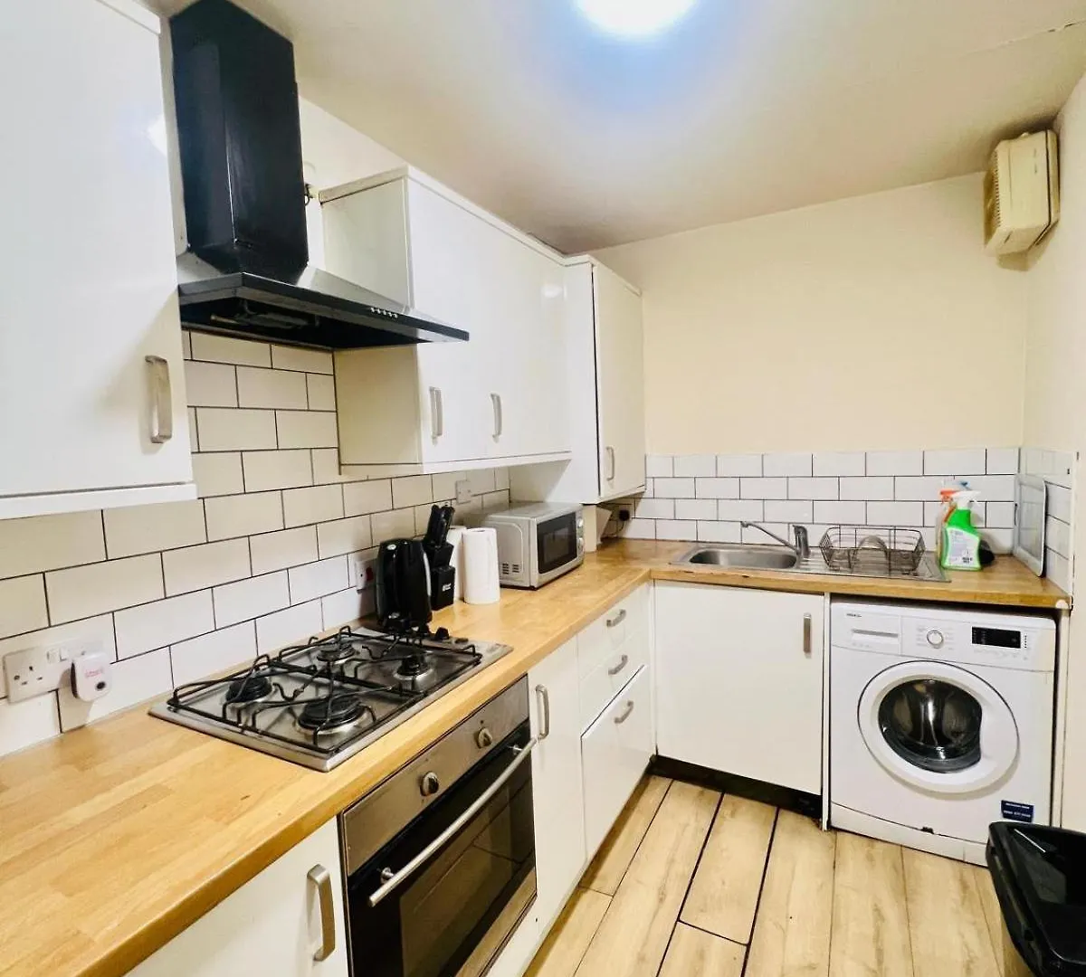 Metrolets Valley Daire Edinburgh