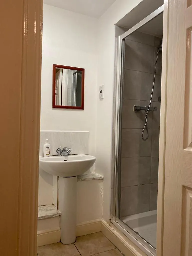 Metrolets Valley Daire Edinburgh