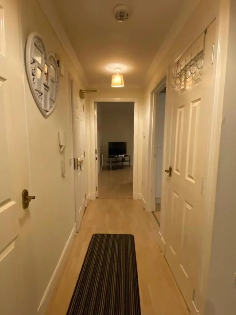 Metrolets Valley Daire Edinburgh