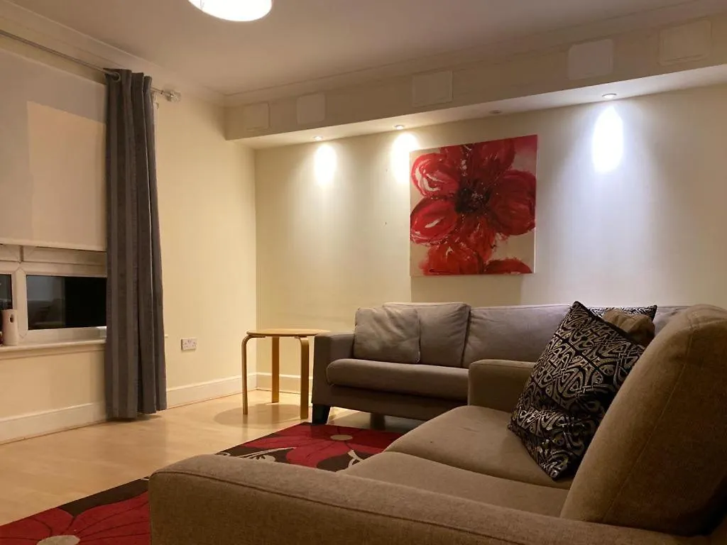 Metrolets Valley Daire Edinburgh